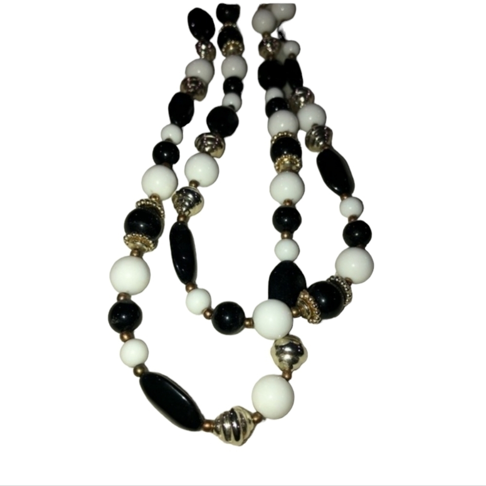 Black and white necklace 12 inches long